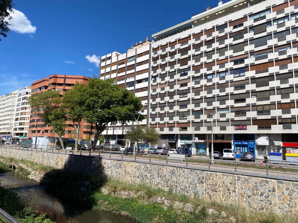 Atuaire Luminoso Duplex En Reyes Catolicos Parking Incluido Apartment