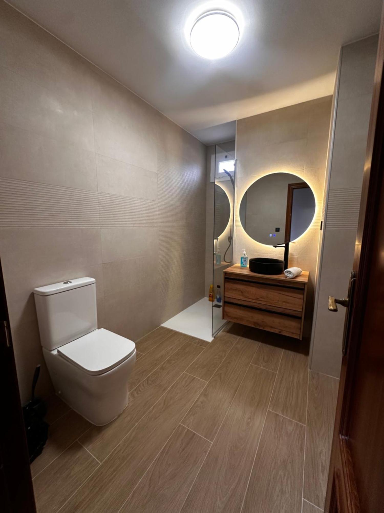 Atuaire Luminoso Duplex En Reyes Catolicos Parking Incluido