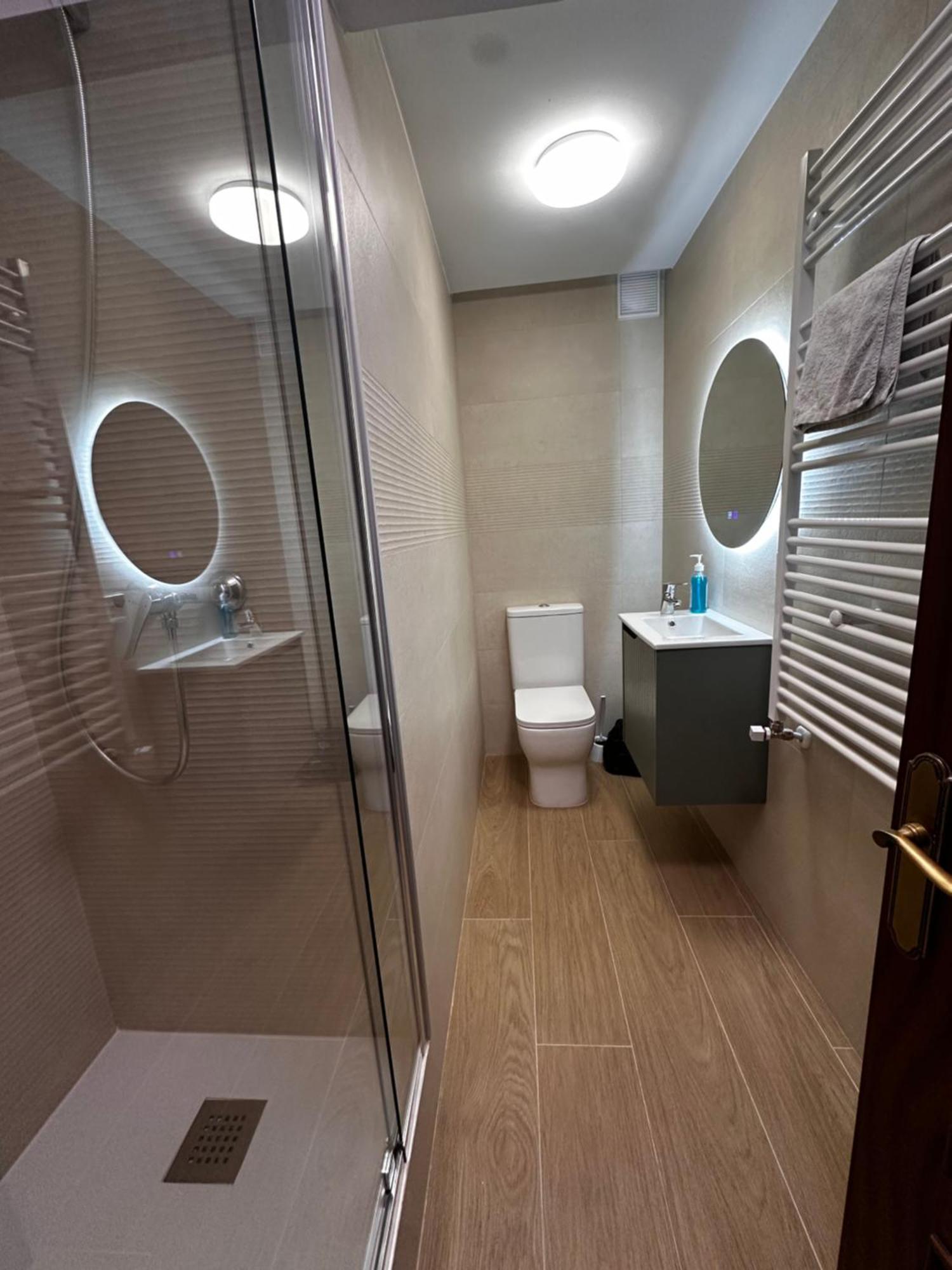 Atuaire Luminoso Duplex En Reyes Catolicos Parking Incluido